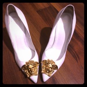 Versace pumps worn 3 times !!!!